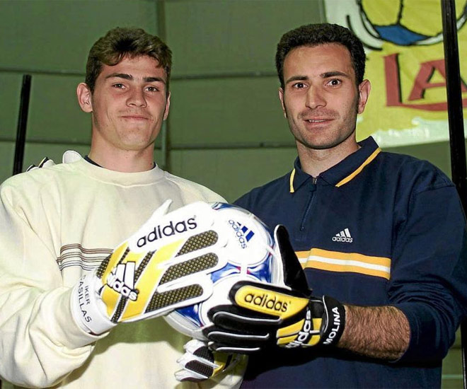 Un nio llamado Casillas y Molina se pusieron los guantes con MARCA como testigo.