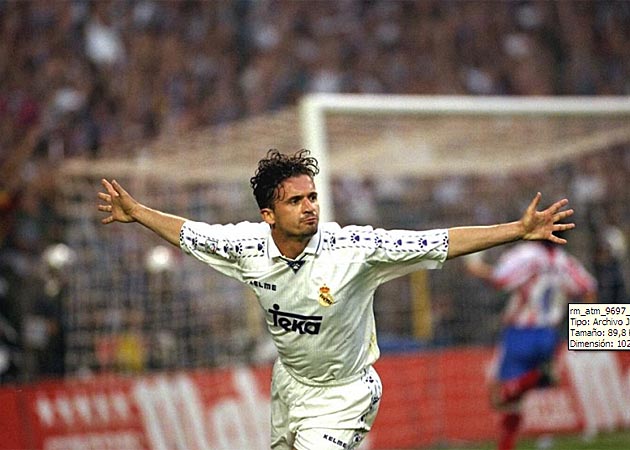En la penltima jornada de la Liga 96-97, el Madrid dependa de s mismo para ser campen de Liga. El rival fue el Atltico, que no pudo impedir el alirn blanco en el Bernabu. Marcaron Ral, Hierro y Mijatovic.