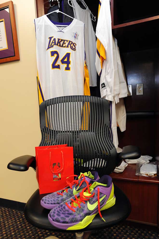 La taquilla de Kobe Bryant instantes antes de que llegue el jugador de los Lakers para jugar contra los Chicago Bulls.