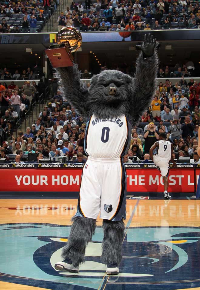 Grizz, la mascota de los Grizzlies, recibi el premio que la encumbra como mascota del ao en la NBA.