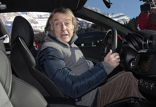 El presidente de Ferrari, Luca di Montezemolo, no dud en ponerse al volante de unos de sus modelos.