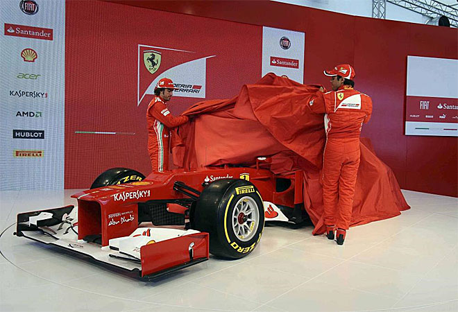 Alonso y Massa destaparon la sbana para mostrar el nuevo F2012