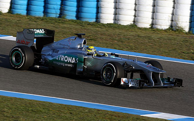 Nico Rosberg con el Mercedes GP MGP W02.