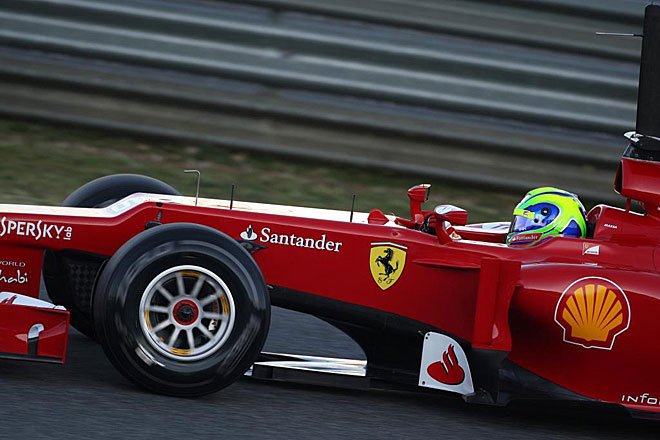Imagen de perfil del nuevo F2012 de Ferrari.