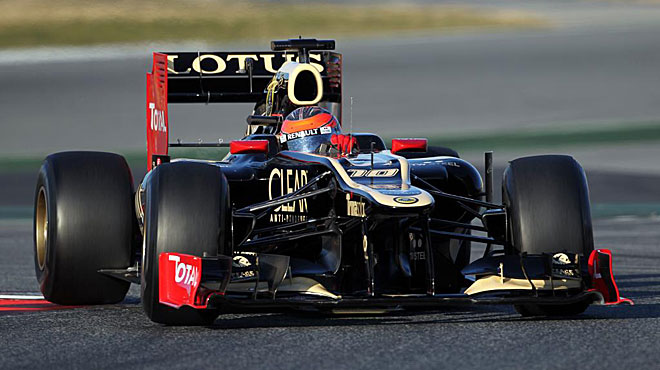 El francs Romain Grosjean fue el piloto elegido por Lotus para hacer debutar el E20 en el circuito de Catalunya.