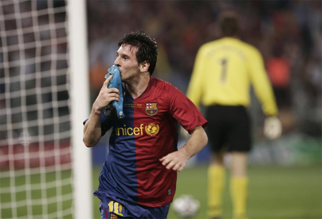 Messi marc en la temporada 2008/09 un gol antolgico en la final de la Champions. El jugador argentino marc de cabeza ante el Manchester United y ayud a que el Bara se hiciera con la 'Orejona' en aquella campaa.