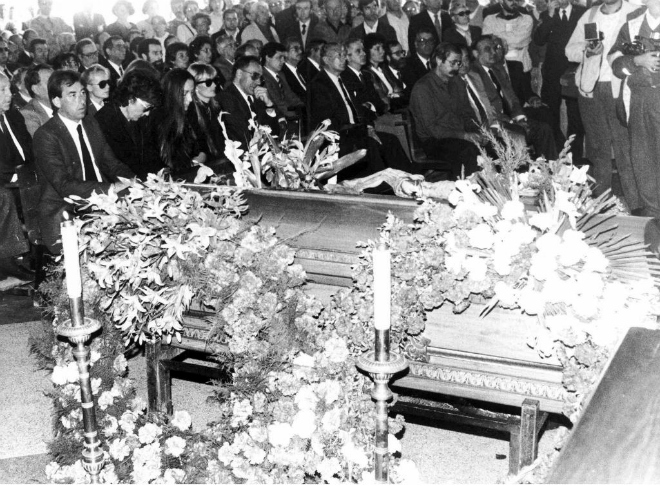 Su funeral, el 26 de marzo de 1987, fue muy emotivo y estuvo repleto de muestras de cario.