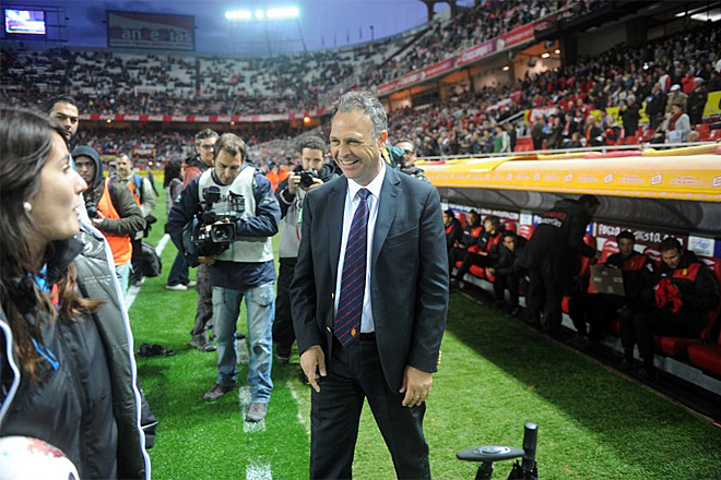 Joaqun Caparrs volvi a Sevilla como entrenador de otro equipo.