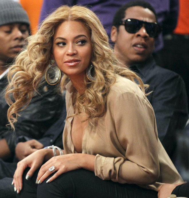 Una de las imgenes ms famosas y comentadas de la cantante Beyonce durante un partido de la NBA.