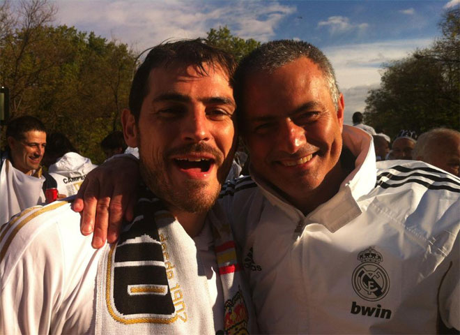 Iker Casillas captur un momento de la celebracin del ttulo junto a Jose Mourinho.