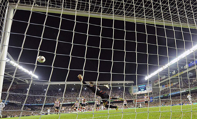 Este disparo de Higuan suspuso el 0-1 y permiti al Madrid afrontar con gran tranquilidad el resto del partido en San Mams.