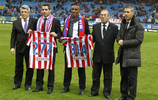 El Atlético dedicó la victoria a Antonio López y Perea, que abandonarán el club a final de temporada.