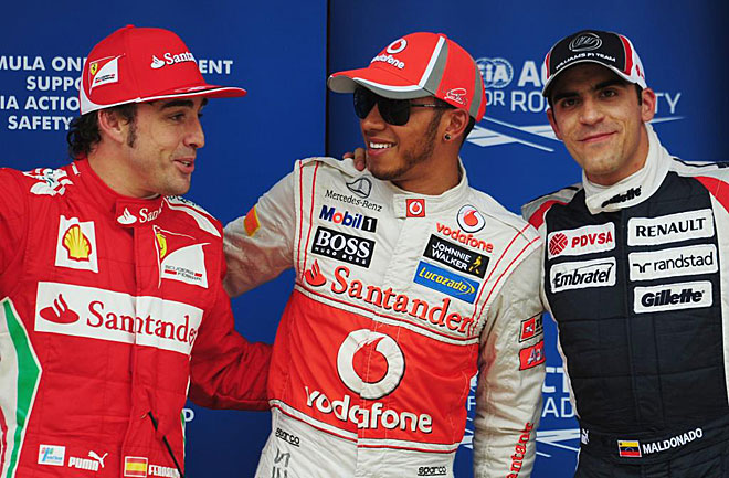 Lewis Hamilton, que haba logrado la pole, fue sancionado por la FIA por parar el coche en la pista al acabar la calificacin.