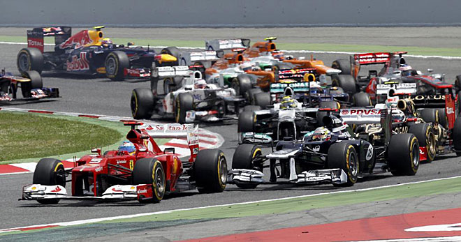 Al acabar la primera curva, Alonso se confirm por delante de Maldonado.