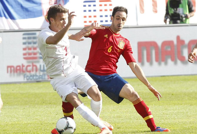 Juanfran puso fin a un periodo de ms de cuatro aos sin jugadores del Atltico de Madrid en la seleccin. Debut con la Roja como titular en el lateral derecho.