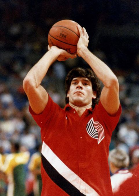 Fernando Martn fue el primer espaol en jugar en la NBA (Blazers 86/87) y el primero en ser seleccionado en el Draft de la NBA. Fue el nmero 38 (segunda ronda) en 1985 y lo seleccionaron los New Jersey Nets.