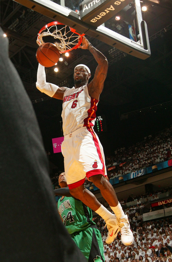 LeBron James fue el protagonista absoluto del triunfo de los Heat ante Boston en el primer partido de la final del Este.