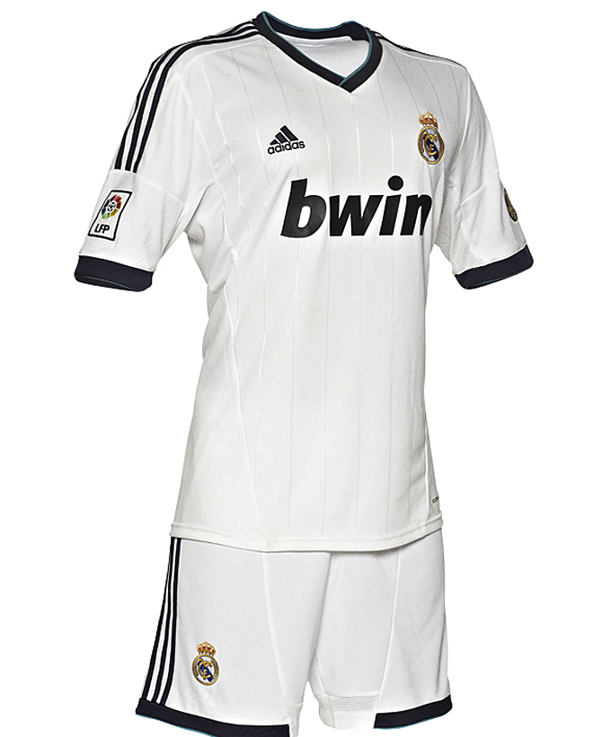 El Madrid y adidas presentaron la primera equipacin de la prxima temporada.