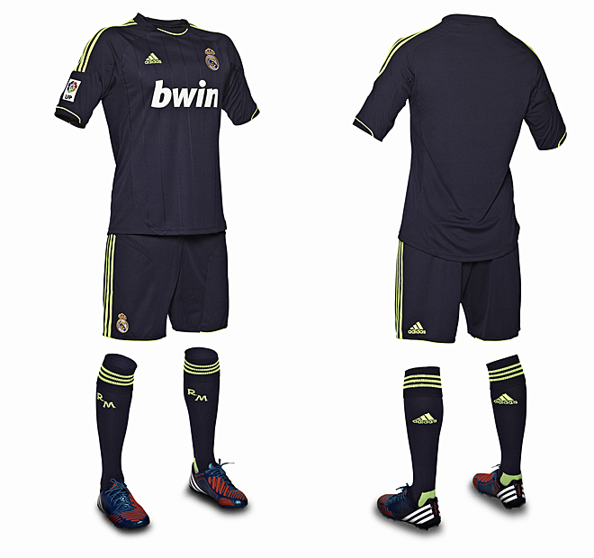 La segunda equipacin de la temporada del Real Madrid ser de color azul marino.