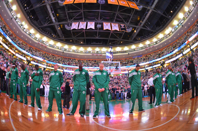 Los Boston Celtics justo antes de empezar el cuarto partido de la serie contra los Heat.