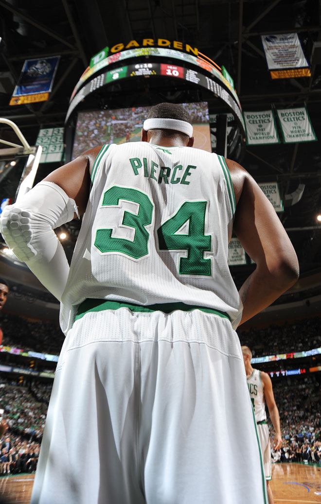 Paul Pierce preparndose para afrontar el sexto partido de la serie entre Celtics y Heat.