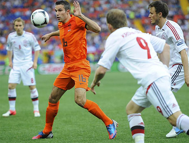 El jugador del Arsenal fue la referencia en punta del conjunto holandés.