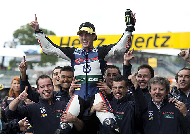 Tras su cada en Montmel, Pol Espargar firm una espectacular victoria en el Gran Premio de Gran Bretaa de Moto2.