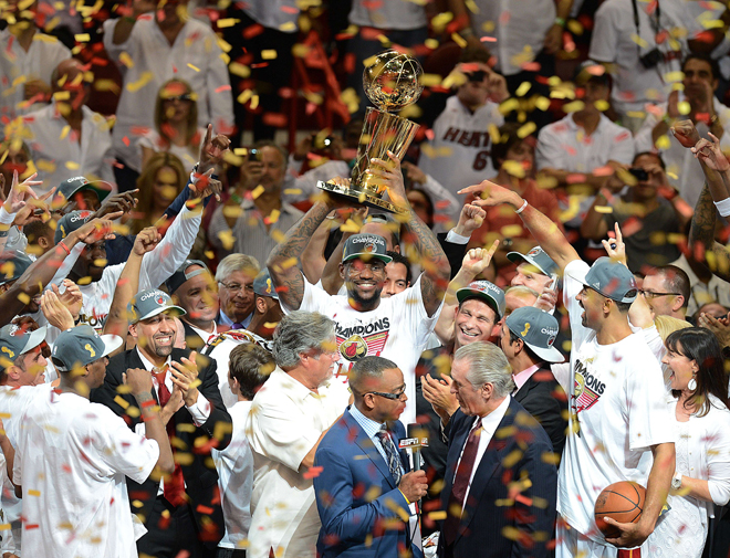 El equipo de Florida, con LeBron, Wade y Bosh a la cabeza, conquist su segundo ttulo de la NBA tras imponerse a los Thunder en las Finales. Un triunfo que desat la locura en Florida.