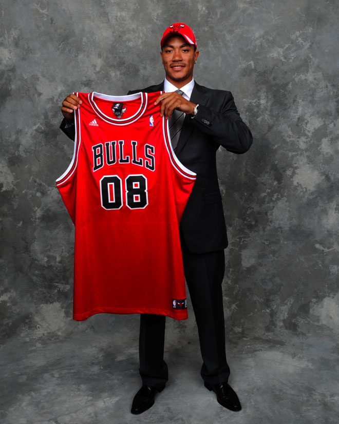 El jugador elegido por los Bulls para suceder a Michael Jordan en el papel de leyenda de Chicago. MVP en 2011, es la estrella de los Bulls.