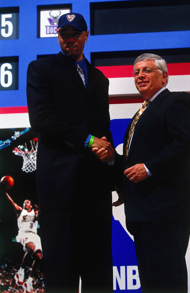 El primer nmero uno del milenio milita ahora en los Clippers tras pasar por Nets, Denver y China. Lider a los Nets en sus primeros aos y ahora tiene un papel importante en los Clippers.