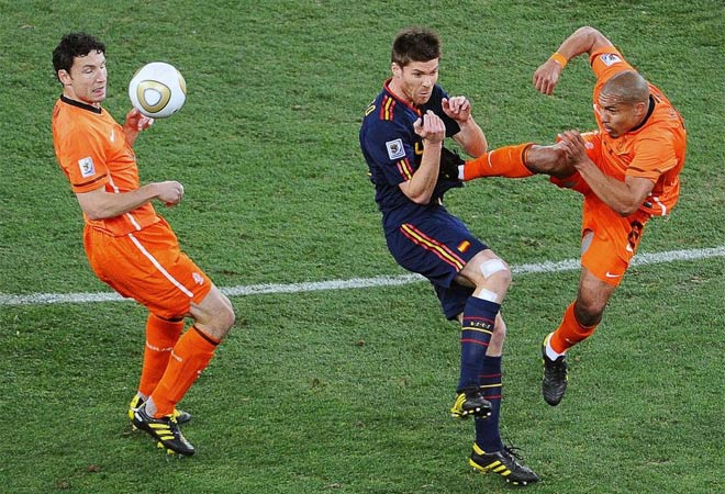 Holanda fue dura, muy dura, el da de la final. La patada de De Jong a Xabi Alonso no se nos olvidar en la vida.