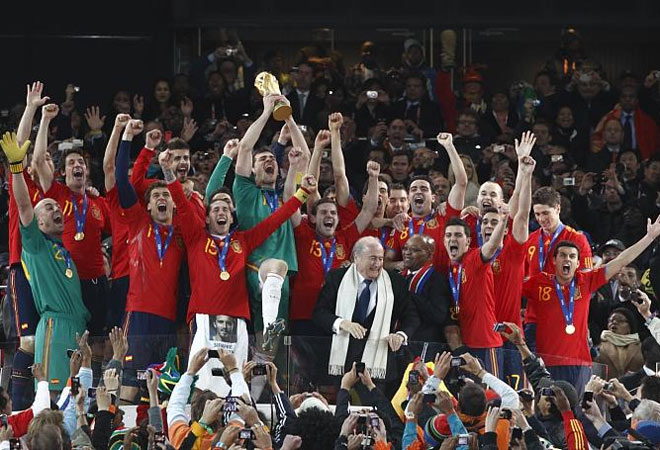 Iker Casillas levant el trofeo ms preciado por todos. Un sueo se hizo realidad.