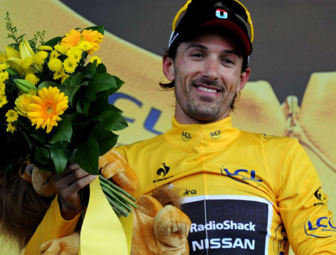 Fabian Cancellara, que retuvo el maillot amarillo, fue quien atac desde lejos pero llev a un mal compaero de aventura como era Peter Sagan.
