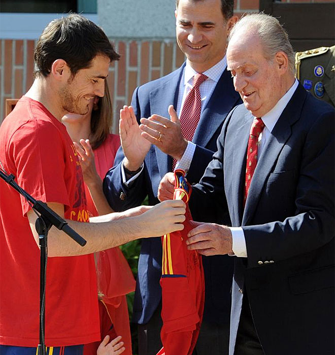 Su Majestad el Rey Juan Carlos recibi a los jugadores de la Seleccin en La Zarzuela.