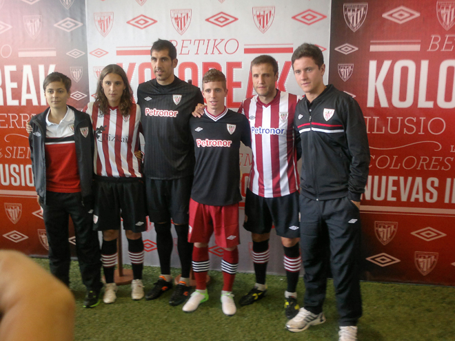 El Athletic presenta todas sus equipaciones para la temporada 2012-2013.