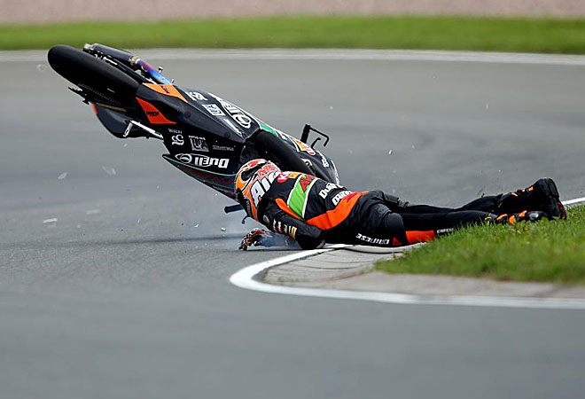 Afortunadamente, el piloto finlands de Moto3 no se hizo ninguna herida de consideracin.