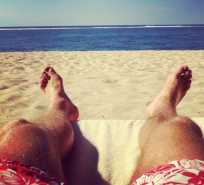 As describe Xabi Alonso esta foto que ha subido en su twitter. El jugador del Madrid disfruta de unos das de playa, pero dnde?
