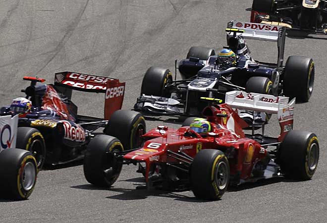 As qued el coche de Massa tras el choque.