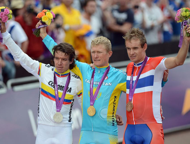 Vinokourov: oro; Urn: plata y el noruego Kristoff en el podium de la prueba de ciclismo en ruta