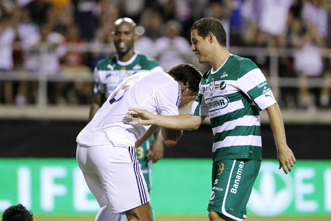 Khedira, con la cara tras el rechace del guardameta, dio el triunfo al Real Madrid a veinte minutos del final.