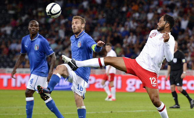 La seleccin inglesa 'veng' su eliminacin en los cuartos de final de la Eurocopa frente a Italia tras remontar un gol de De Rossi.