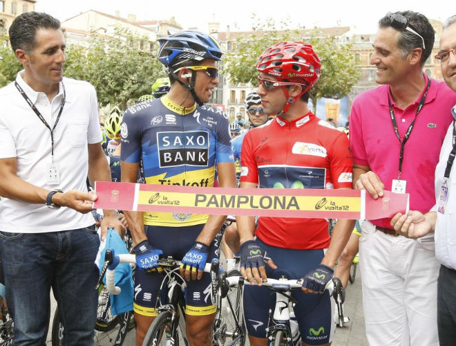 Miguel Indurain y su hermano Pruden estuvieron en la lnea de salida junto a Alberto Contador y Jonathan Castroviejo.