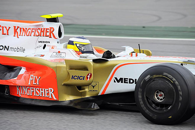 A finales de 2008 De la Rosa hizo pruebas con el equipo Force India pero su fichaje para 2009 no se concret y sigui en McLaren.