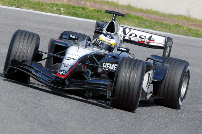 En 2003 ficha como piloto de pruebas de McLaren, una escudera que ser la ms importante en su carrera en la F1.