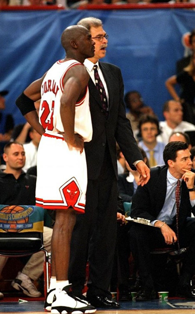 Phil Jackson ha cumplido 67 aos. Esta galera de fotos repasa los mejores momentos del entrenador ms grande de la historia de la NBA. Conquist 11 anillos de campen como entrenador -6 con los Bulls de Jordan y 5 con los Lakers de Kobe-.