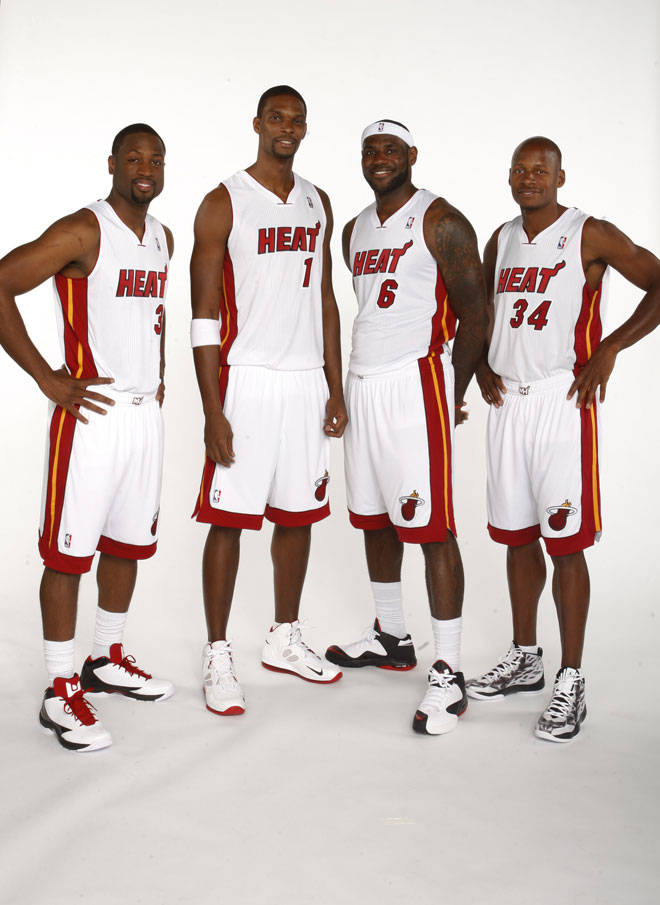 Los Heat de LeBron James, los vigentes campeones de la NBA, se presentaron en sociedad de cara a la temporada 2012-2013. El Big Three de LeBron, Dwyane Wade y Chris Bosh se ha convertido ahora en el Big Four gracias al fichaje de Ray Allen.
