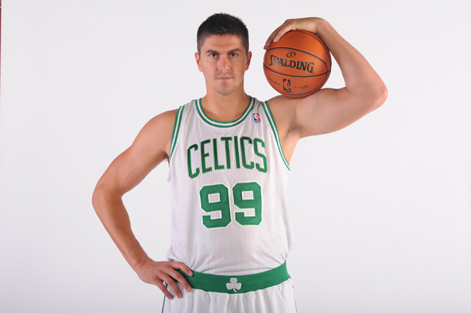 Los Celtics han apostado fuerte por la contratacin de Darko Milicic. El gigante de Novi Sad est ante una de sus ltimas oportunidades en la NBA y para ello tendr que seguir la lnea recta que le marque el sargento Doc Rivers