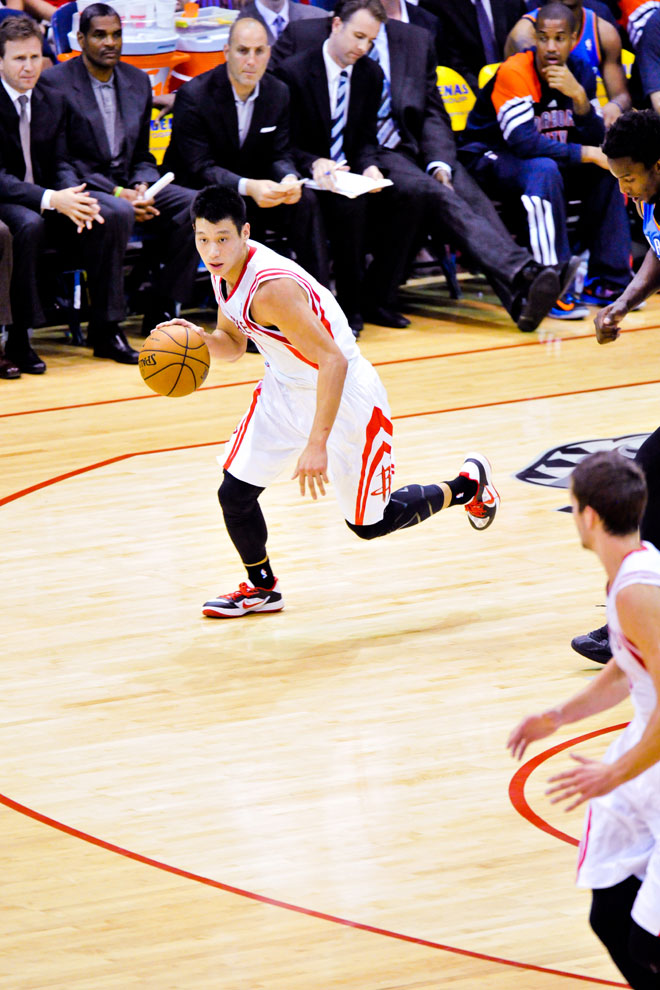 Jeremy Lin jug su primer partido como jugador de los Houston Rockets