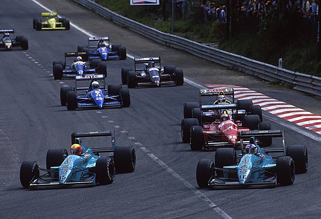 Maricio Gugelmin (BRA) e Ivan Capelli (ITA), ambos con el March 881, diseado por Newey. GP de Blgica en Spa Francorchamps, 28 Agosto de 1988
