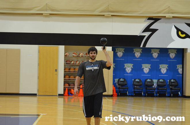 Ricky Rubio se esfuerza al mximo en Minneapolis para quemar las ltimas etapas de la recuperacin de la grave lesin de rodilla que sufri la pasaa temporada. En los Timberwolves confan en que pueda reaparecer en diciembre.